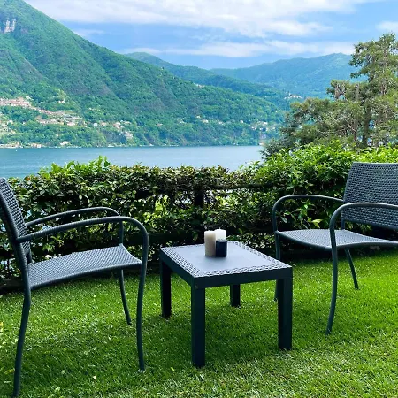 Regina Di - Private Garden, Free Undercover Parking Apartament Laglio