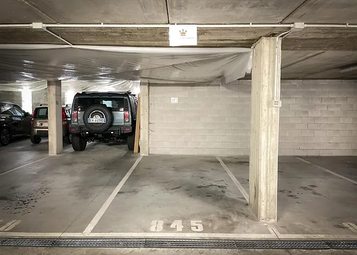 Regina Di - Private Garden, Free Undercover Parking *